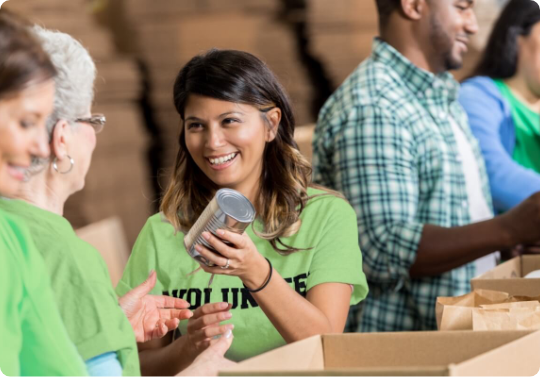 Hayes Helps volunteer